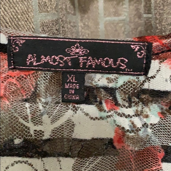 Semi sheer black and white floral tank top - Picture 3 of 4